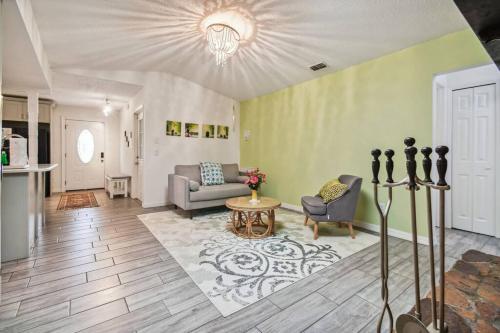 TRANQUILITY! PRIVATE Gated Estate! Boats, RVs OK! Has Separate Apt, Fishing, Hiking, LOW Rates! in Poinciana