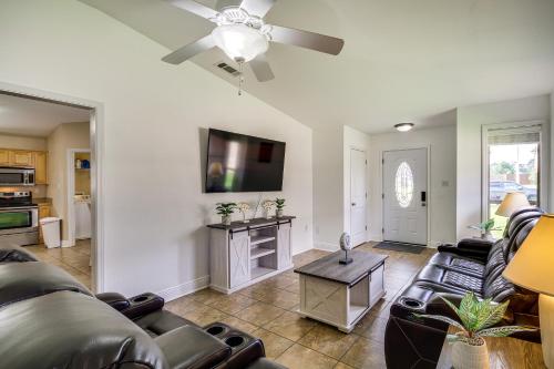 DIberville Getaway - Minutes From Biloxi Beach!, Biloxi