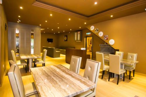 Restaurant, 888 Boutique Hotel near Pantai Hospital Batu Pahat