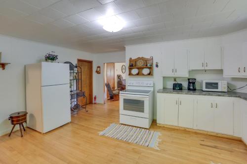 Calumet Township Cottage about 1 Mi to Lake Superior in Calumet, USA