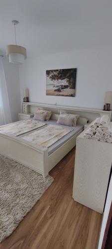 Modern and cosy with panorama view Modern and cosy with panorama view