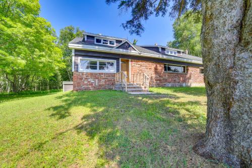 1 Mi to Lake Superior Cottage with Sauna and Rec Room