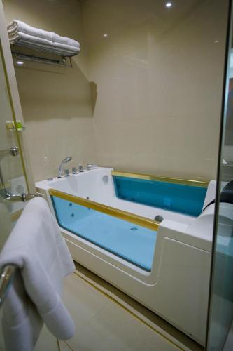 חדר אמבטיה, Arman Hotel Juffair Mall in מנאמה