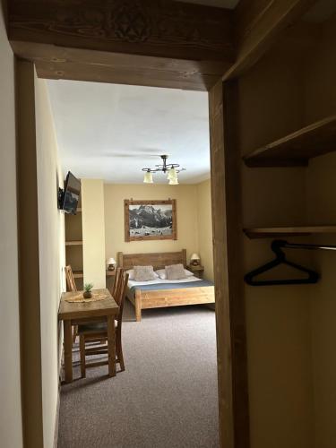 u Lucyny w Białce Tatrzańskiej- jacuzzi i sauna w ogrodzie, skibus pod domem obrázok