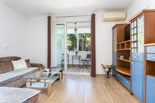 One-Bedroom Apartment with Terrace