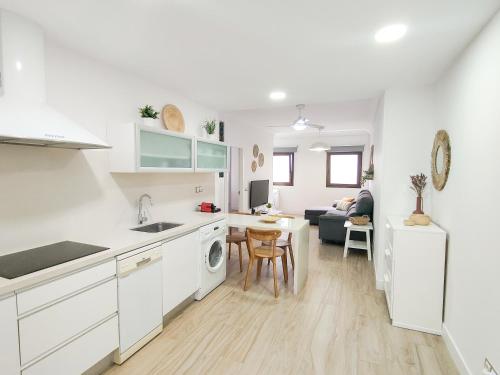 One-Bedroom Apartment image 7