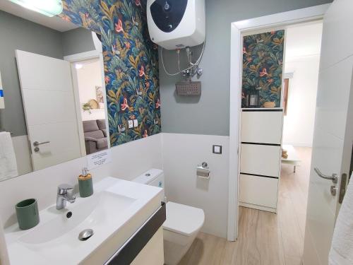 One-Bedroom Apartment image 4