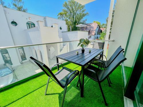 Villa Bauhaus Labi Garden wellness apartman in Siofokas