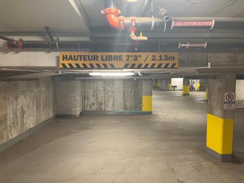 Initial / Spritz / Downtown Qc +STAT Initial / Spritz / Downtown Qc +STAT