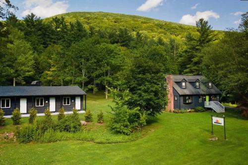 The Norsdale plus CMYK Motel on 10 acres in Phoenicia in Phoenicia, USA