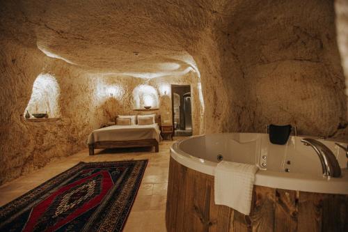 Lagania Cave Suites