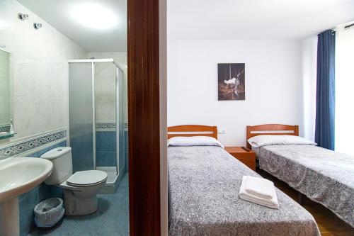 Twin Room with Private Bathroom