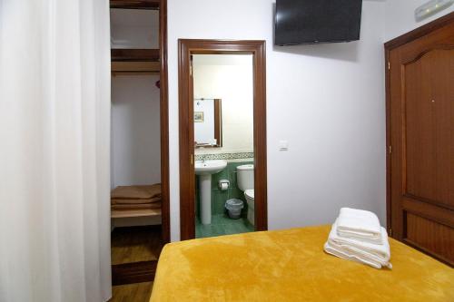 Single Room with Private Bathroom