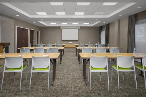 SpringHill Suites by Marriott Portland Vancouver - image 3