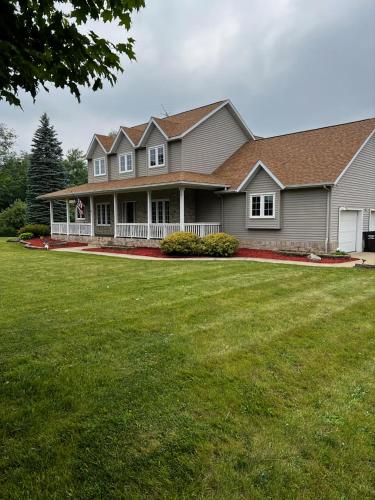 House On Grass Runway with Fly-In/Fly-Out Access