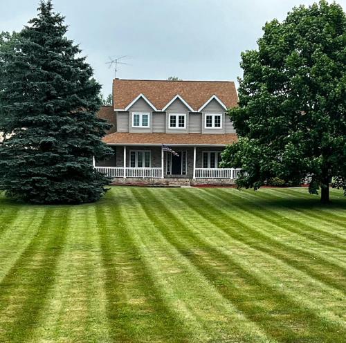 House On Grass Runway with Fly-In/Fly-Out Access