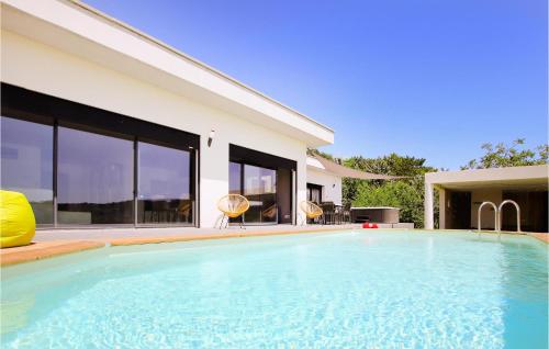 Amazing Home In Montlimar With Outdoor Swimming Pool