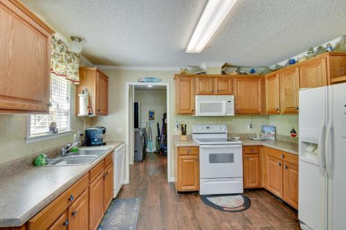 Lakefront Fair Play Vacation Rental, Pets Welcome! in Fair Play, USA