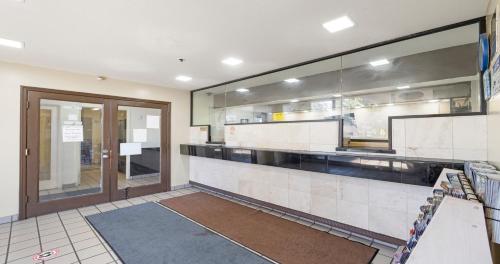 ล็อบบี้, Budget Inn & Suites in สต็อกตัน (CA)