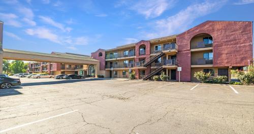 Budget Inn and Suites Stockton Yosemite