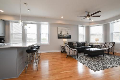 Contemporary Apt in Irving Park in Chicago, USA