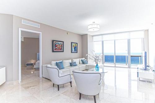 Luxury Oceanfront Sunny Isles Beach Three bedrooms in Miami Beach, USA