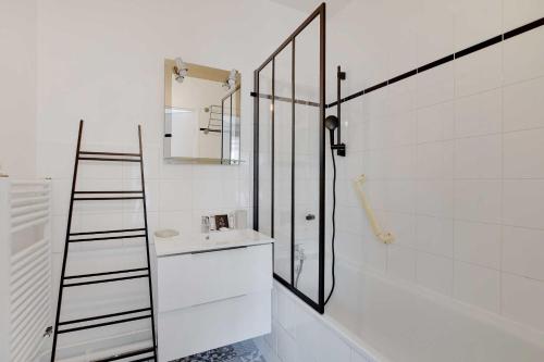 Cosy apartment  balcony -1BR4P- Levallois-Perret - image 6
