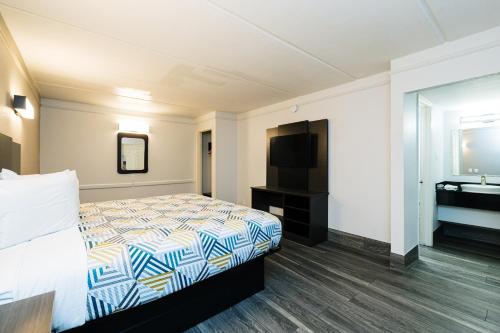 Motel 6 Baytown, TX - Garth Rd in Eastpoint