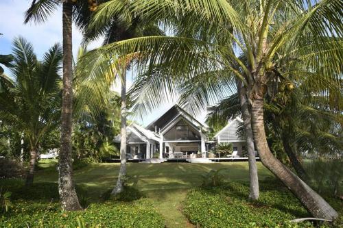 Coconut Villa - Wongaling Beach - Beachfront