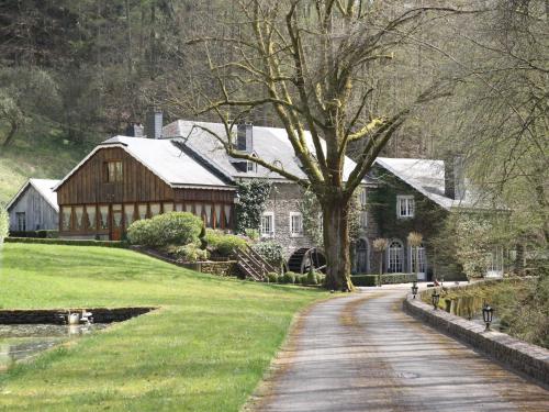 Magnificent Manor in Vresse-Sur-Semois with Sauna