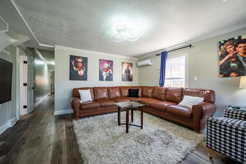 5BR HOME SLEEPS 16 DOWNTOWN/Pet Friendly/EV Charger in Houston, USA
