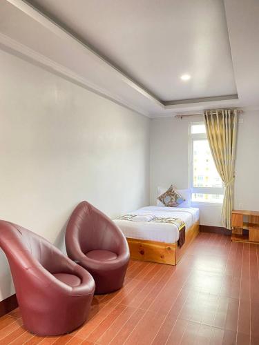 Guestroom, LOI LOUNG HOTEL in Taunggyi