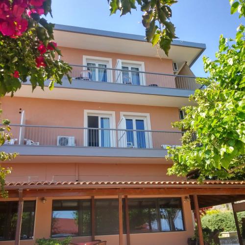 Castella Beach - image 7
