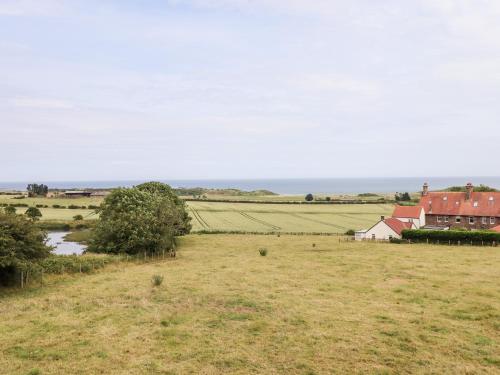 Exterior view, Links View in Embleton
