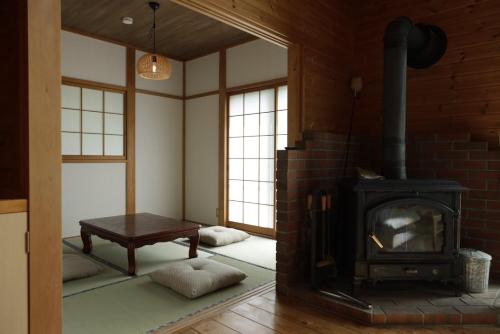 森のワルツ 森に包まれた家 BBQok, Komoro (Foto 6)