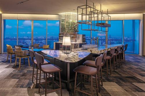 Bar/lounge, Swissotel The Stamford Singapore in City Hall