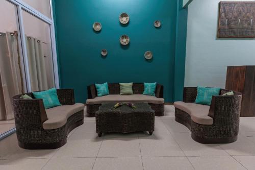 Shared lounge/TV area