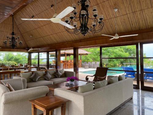 Royal Aventus Villa Uluwatu, Bali