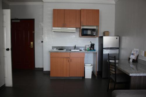 Rodeway Inn & Suites Hayward - Oakland South