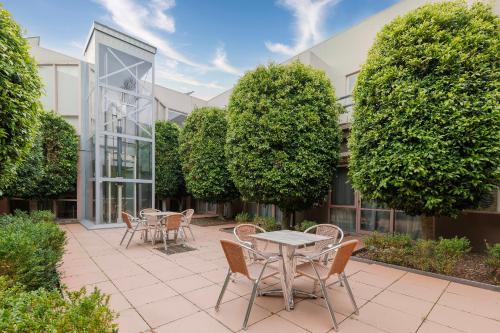 Exterior view, Kimberley Gardens Hotel & Serviced Apartments in St Kilda