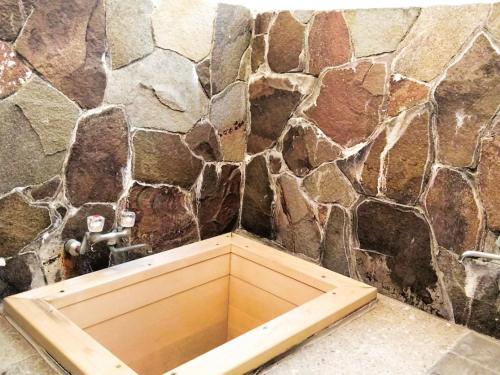 KARUKAYA -Japanese-Style Room with Hotspring Semi-Open Air Bath image 9