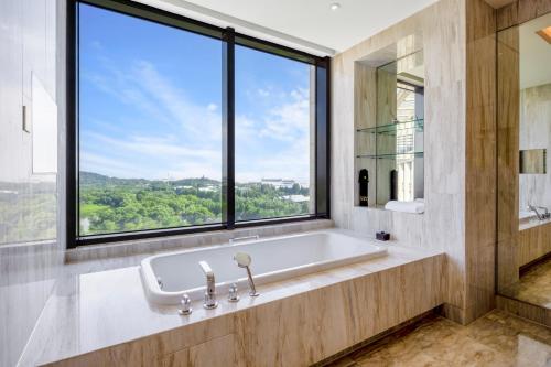 InterContinental Nantong by IHG-Best view of yangtze