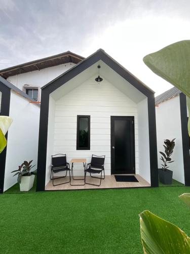 The Sky Inn in Teluk Cempedak