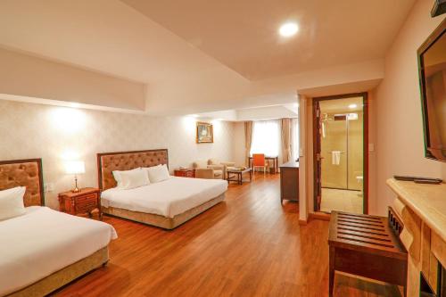 room detail thumbnail 1