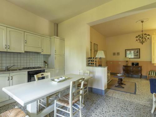 Holiday Home in Montopoli Valdarno with Pool