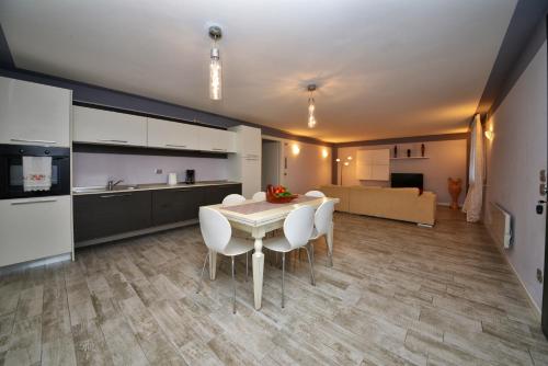 Appartamento Enrichetta - Apartment - Manerba del Garda