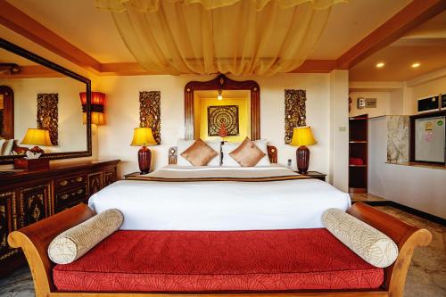 Sandalwood Luxury Villa Resort