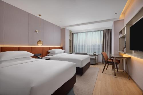 Home2 Suites by Hilton Beijing West Station – Beijing, NY