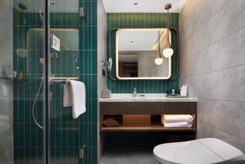 Home2 Suites by Hilton Beijing West Station – Beijing, NY