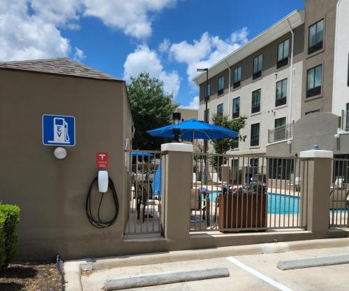 Holiday Inn Express & Suites San Antonio NW near SeaWorld, an IHG Hotel